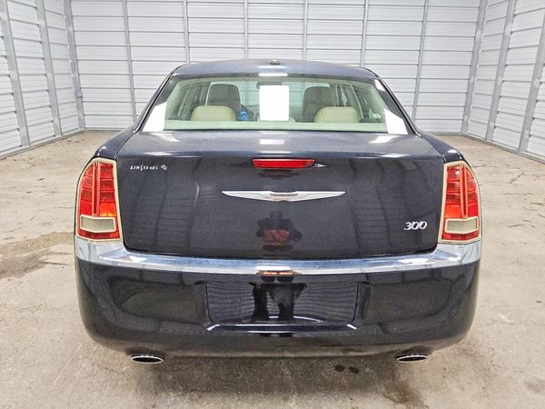 2013 CHRYSLER 300 Base/Limited