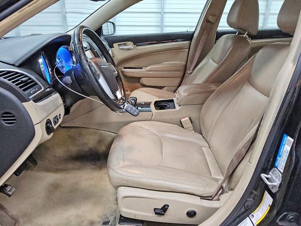2013 CHRYSLER 300 Base/Limited