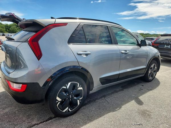 2023 KIA NIRO Wind