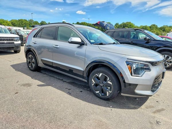 2023 KIA NIRO Wind