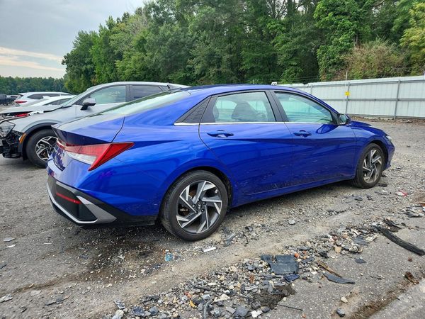 2024 HYUNDAI ELANTRA