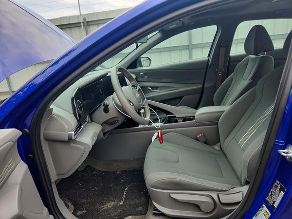 2024 HYUNDAI ELANTRA