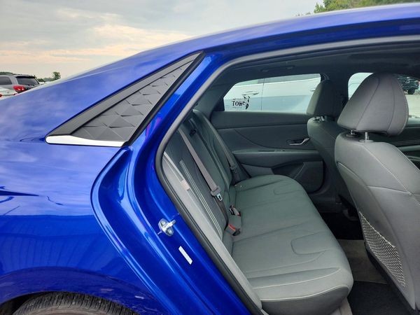 2024 HYUNDAI ELANTRA