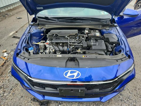 2024 HYUNDAI ELANTRA