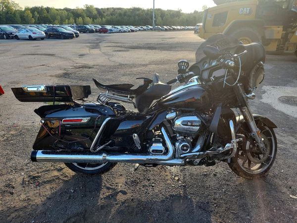 2020 HARLEY-DAVIDSON FL