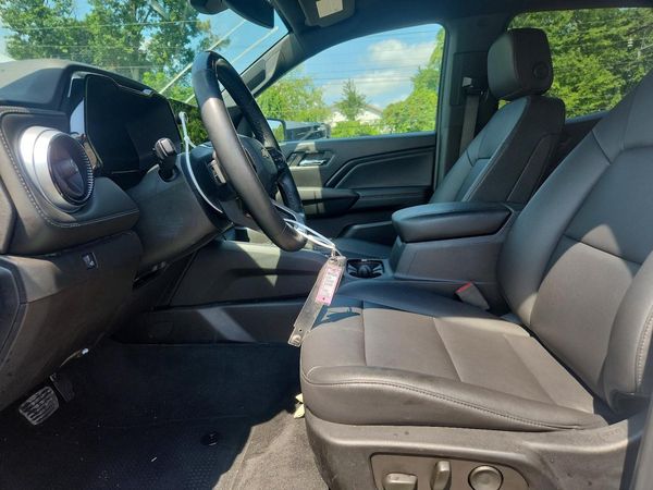2023 CHEVROLET COLORADO LT