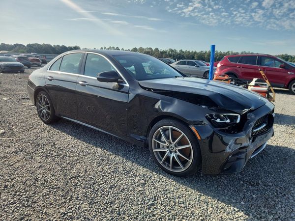 2022 MERCEDES-BENZ E-CLASS E350 — Passenger 3/4