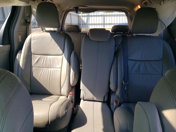 2017 TOYOTA SIENNA
