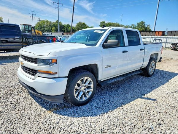 2018 CHEVROLET SILVERADO Custom