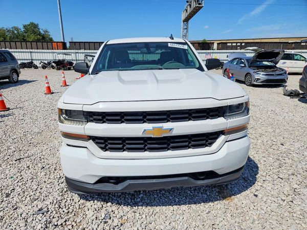 2018 CHEVROLET SILVERADO Custom