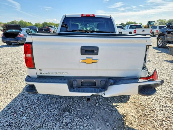 2018 CHEVROLET SILVERADO Custom