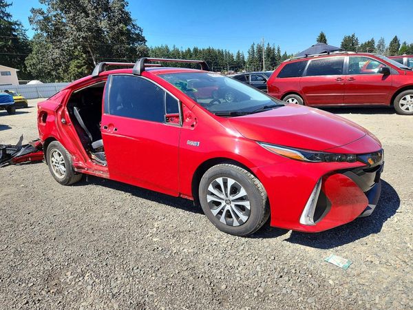 2022 TOYOTA PRIUS