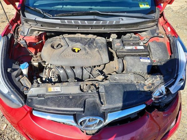 2015 HYUNDAI ELANTRA GLS(Middle) — Engine bay