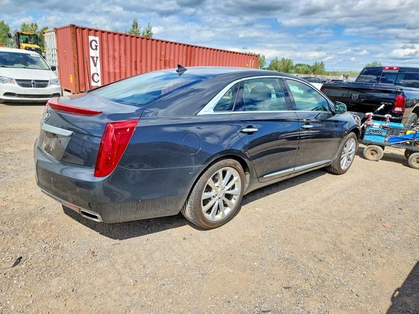 2013 CADILLAC XTS Luxury