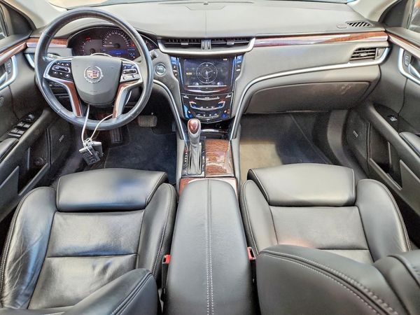 2013 CADILLAC XTS Luxury