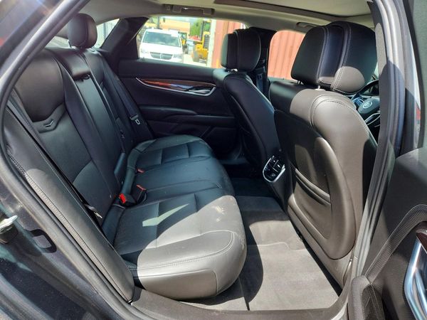 2013 CADILLAC XTS Luxury