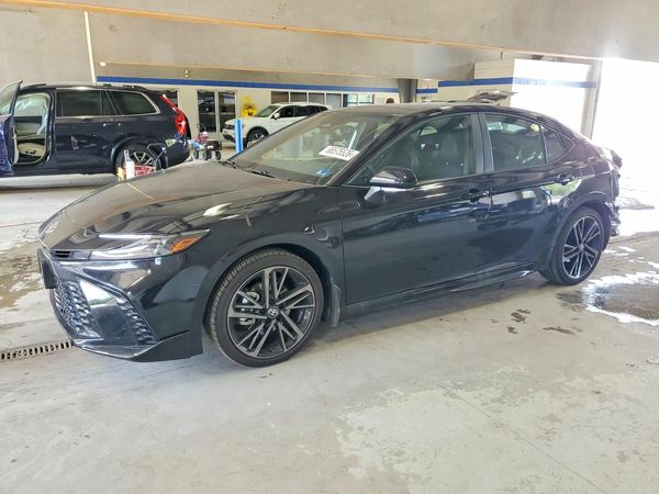 2026 TOYOTA CAMRY