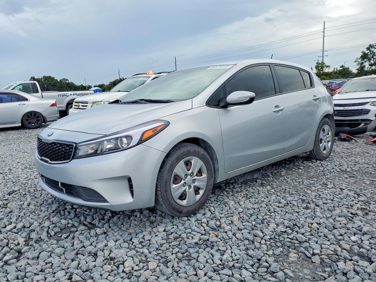 2017 KIA FORTE5 LX