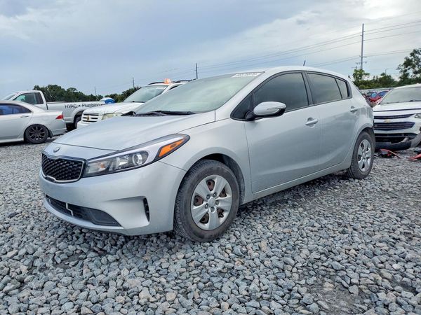 2017 KIA FORTE5 LX