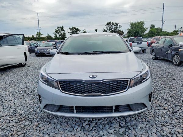 2017 KIA FORTE5 LX