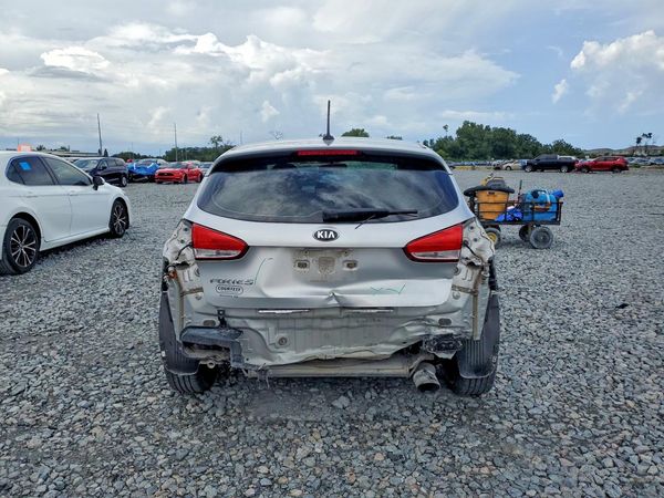 2017 KIA FORTE5 LX