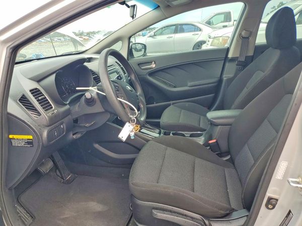2017 KIA FORTE5 LX