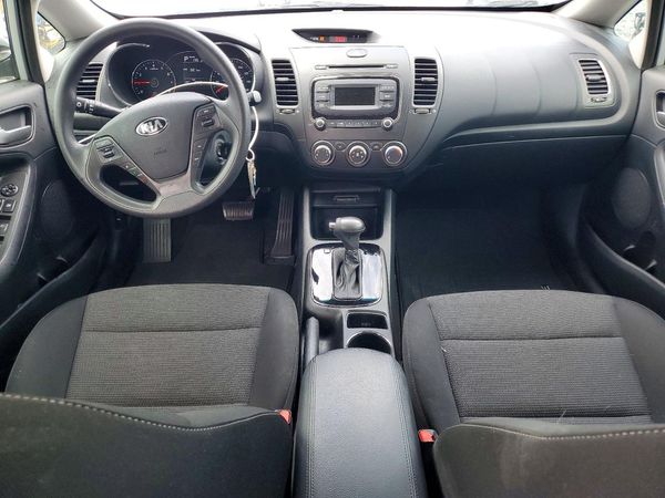 2017 KIA FORTE5 LX