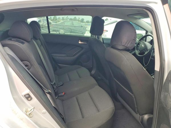 2017 KIA FORTE5 LX