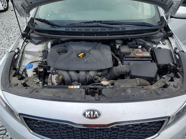 2017 KIA FORTE5 LX