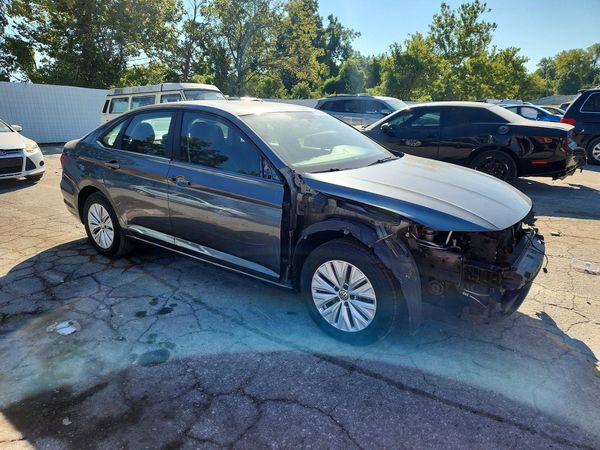 2019 VOLKSWAGEN JETTA S, SE, R-Line — Passenger 3/4