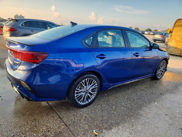2024 KIA FORTE GT Line