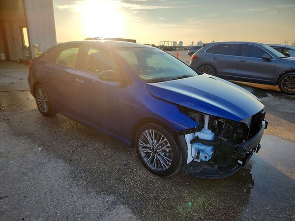 2024 KIA FORTE GT Line
