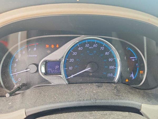 2014 TOYOTA SIENNA