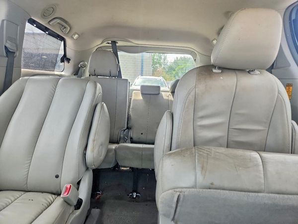 2014 TOYOTA SIENNA