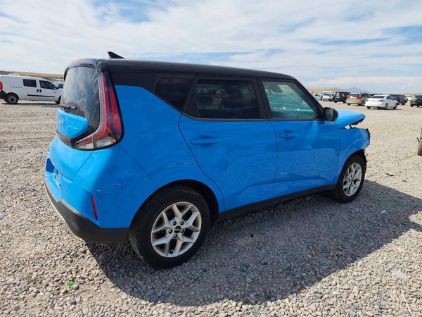2023 KIA SOUL LX, S