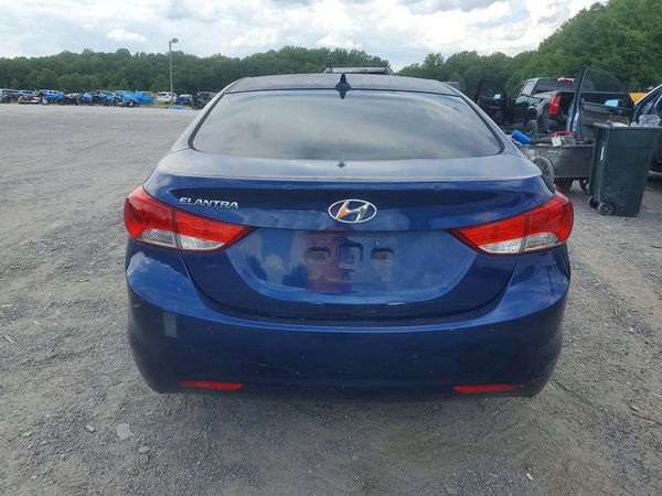 2013 HYUNDAI ELANTRA