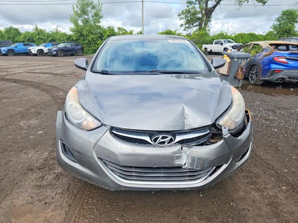 2013 HYUNDAI ELANTRA