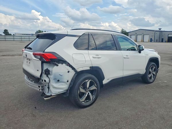 2024 TOYOTA RAV4 SE