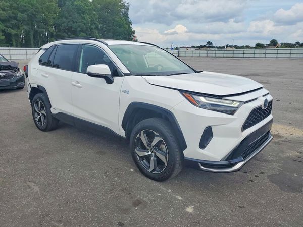 2024 TOYOTA RAV4 SE