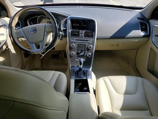 2016 VOLVO XC60