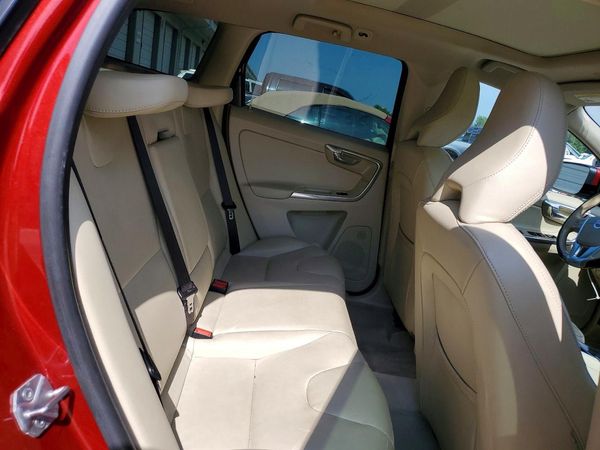 2016 VOLVO XC60