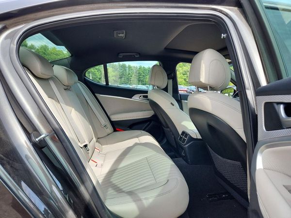 2023 GENESIS G70