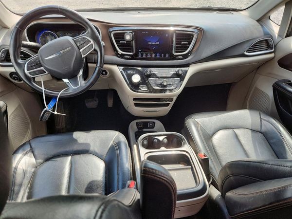 2017 CHRYSLER PACIFICA Touring L