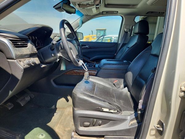 2015 CHEVROLET SUBURBAN LTZ — DENT