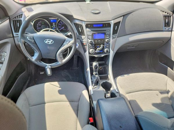 2012 HYUNDAI SONATA