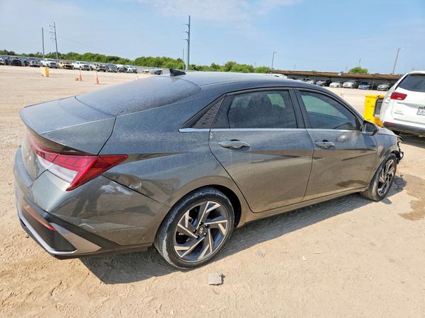 2024 HYUNDAI ELANTRA