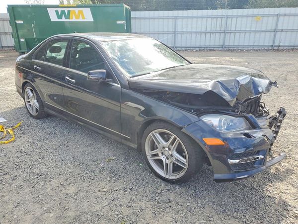 2013 MERCEDES-BENZ C-CLASS C300 — Passenger 3/4
