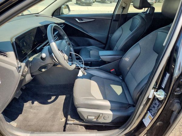 2023 KIA NIRO