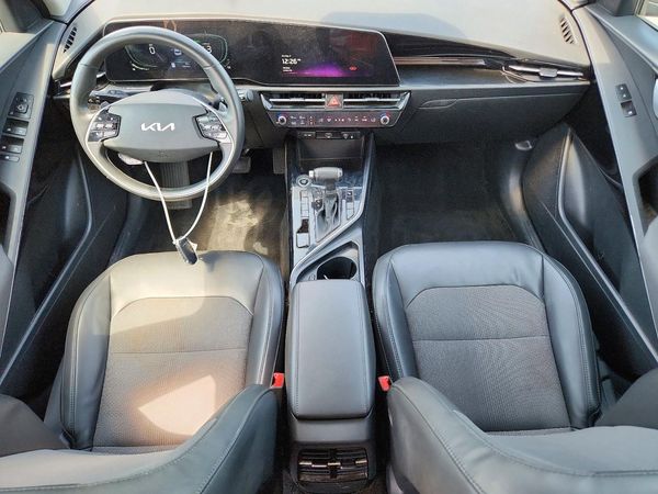 2023 KIA NIRO