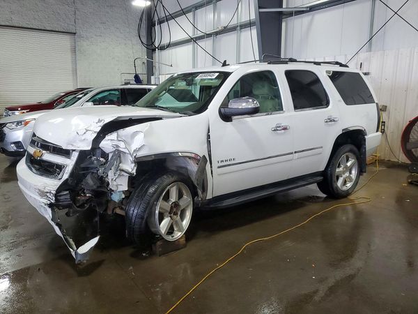 2013 CHEVROLET TAHOE LTZ — Front 3/4